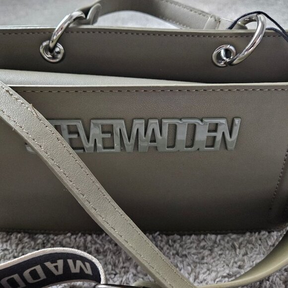 STEVE MADDEN BEVIEE SATCHEL/CROSSBODY w/2 ADJUST/REMOVABLE STRAPS- LT OLIVE- NWT - Picture 3 of 11